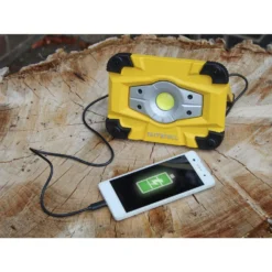 Faithfull FPPSLFF20WR 20W Rechargeable LED Worklight -Makitali Shop 17954e0ba33f08e7a38e1054d9a870f524a45a752fdbf2219de0eaff7cbf320f