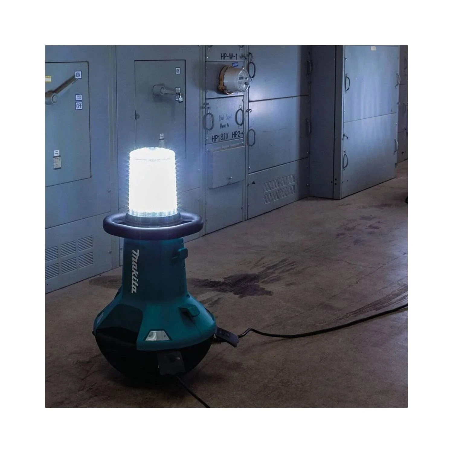 Makita DML810/2 18v LXT Corded & Cordless LED Upright Area Light 240v 6 Makita DML810/2 18v LXT Corded & Cordless LED Upright Area Light 240v - Image 6